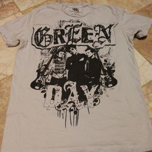 Rock and republic Green Day shirt large